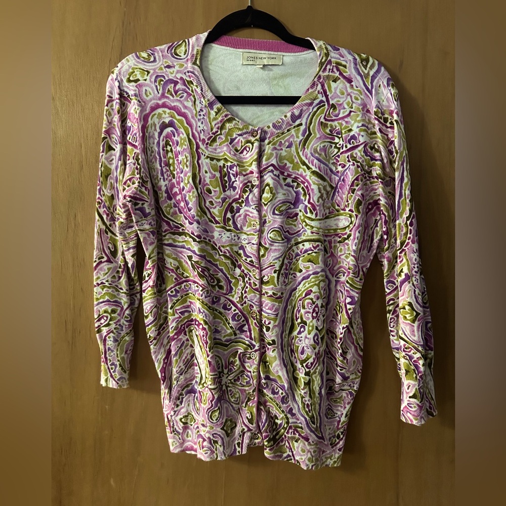 Jones NY Sport buttoned cardigan. Multi color print. White green and pink! XL